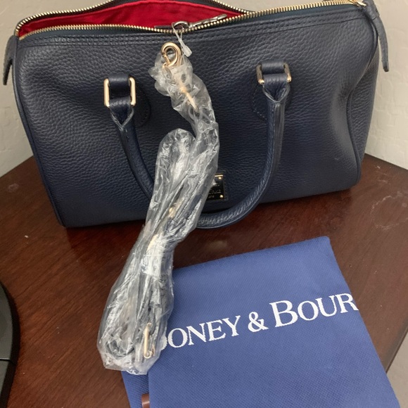 Satchel - Picture 4 of 5